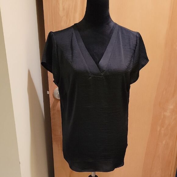 Chico's Black Silky Feel Cap Sleeve T Shirt Sz Small - Picture 1 of 9